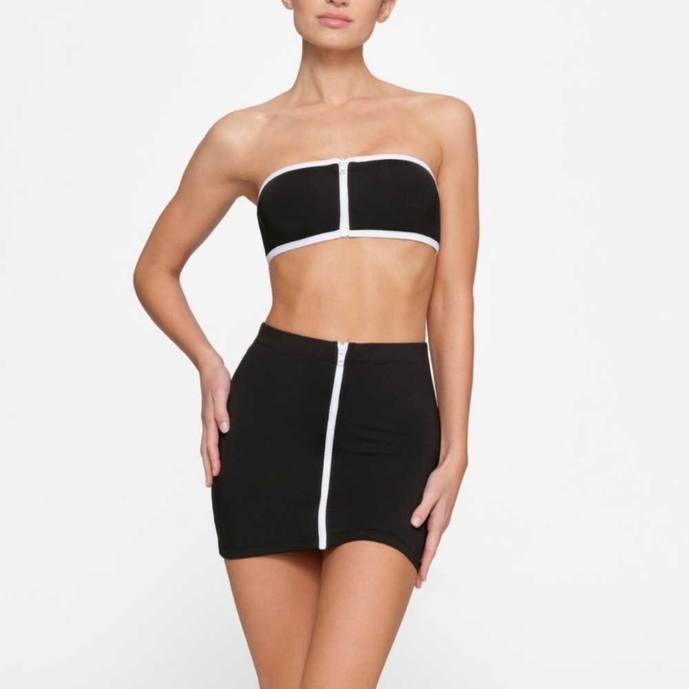 Skims Sporty Zipper Swim Skirt in Onyx M